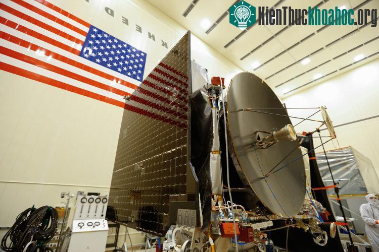 Tàu vũ trụ OSIRIS-REx.