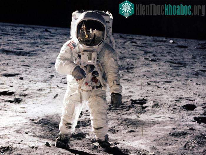 Hình ảnh phi hành gia Buzz Aldrin trên Mặt Trăng vào ngày 20/7/1969. Ông là người thứ hai đặt chân lên Mặt Trăng, sau chỉ huy của sứ mệnh là Neil Armstrong.