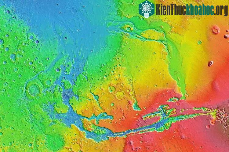 Ảnh nhiệt vùng Valles Marineris trên sao Hỏa. (Ảnh: NASA).
