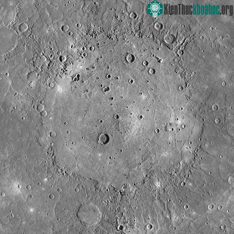 Lưu vực núi lửa Caloris rộng lớn với bằng chứng được cho là đã từng có những vụ phun trào dung nham ở nơi đây. (Ảnh: NASA).