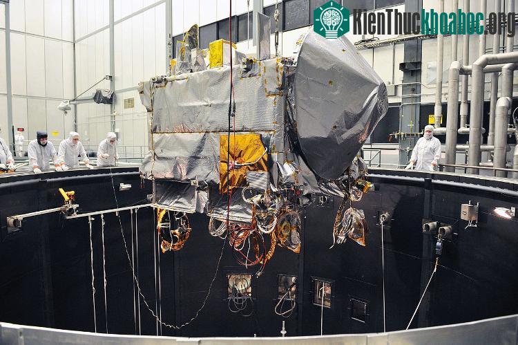 Tuần này là tuần cuối cùng họ kiểm tra con tàu trước khi họ đưa OSIRIS-REx's lên không trung.