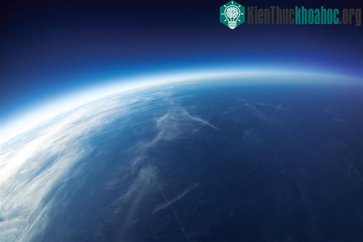 Trái Đất thuở sơ khai có bầu khí quyển giàu khí CO2 do hoạt động núi lửa diễn ra trong thời gian dài. (Ảnh: IM_photo).