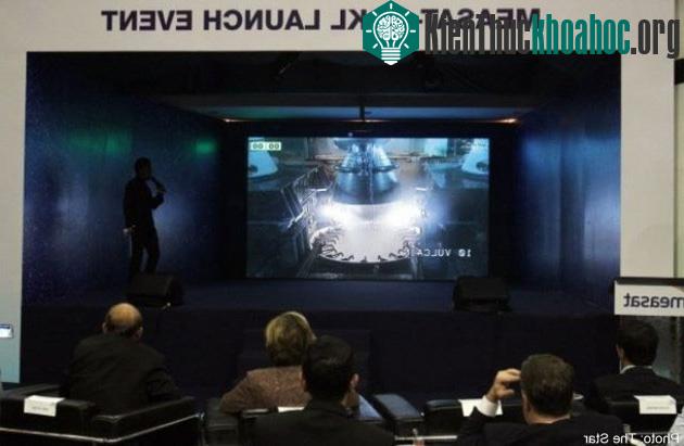 Theo dõi việc phóng vệ tinh Measat-3b. (Ảnh: The Star)