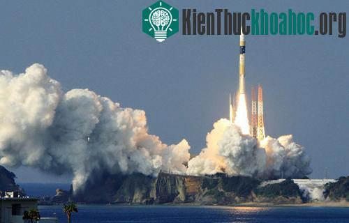 Một đợt phóng vệ tinh do thám của Nhật tại Trung tâm Vũ trụ Tanegashima - (Ảnh: AFP)