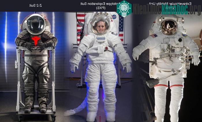 Hình ảnh trang phục dành cho phi hành gia PXS và Z2 so sánh với EMU cũng do NASA phát triển và sử dụng trước đây (ngoài cùng bên trái).