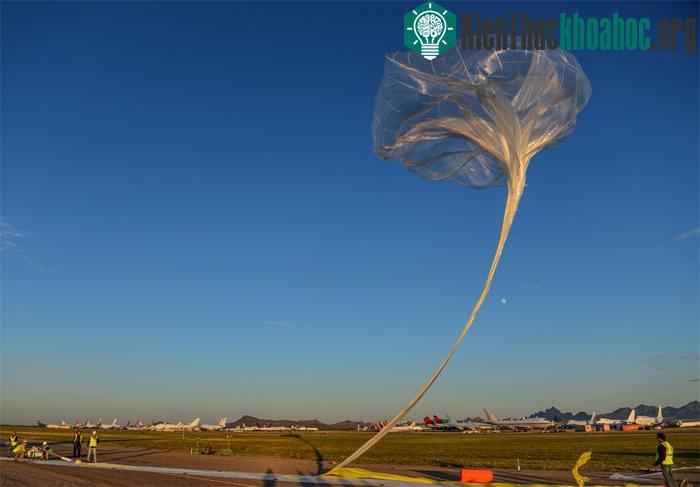 Một chuyến bay thử nghiệm đã thành công vào hè năm 2014, khi họ nâng một nguyên mẫu nhỏ hơn lên đến độ cao hơn 36 cây số.