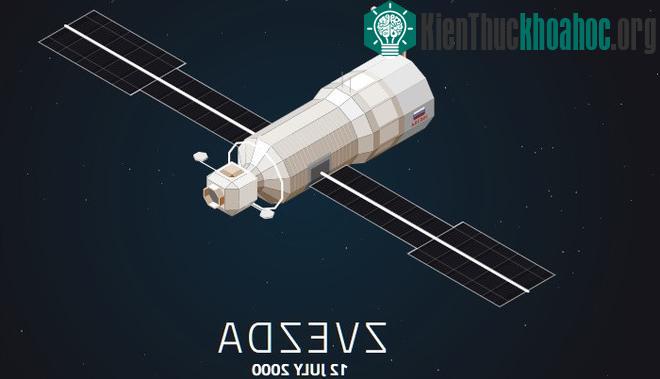 Zvezda là khu sinh hoạt đầu tiên trên trạm vũ trụ, có chiều dài 13,1 mét, đường kính 4,1 mét, nặng 19.323kg.