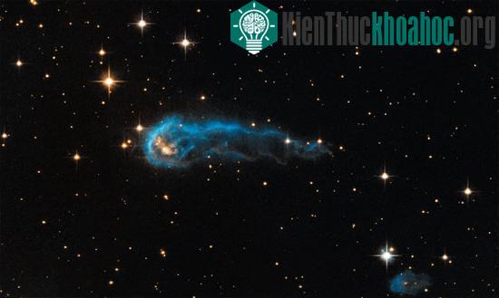 Đám khí khổng lồ có hình dạng giống con sâu xanh cách trái đất 4.500 năm ánh sáng. (Ảnh: NASA)