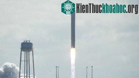 Tên lửa đẩy Antares mang theo tàu Cygnus rời bệ phóng tại Virginia (Mỹ) hôm 18/9 qua - (Ảnh: NASA)