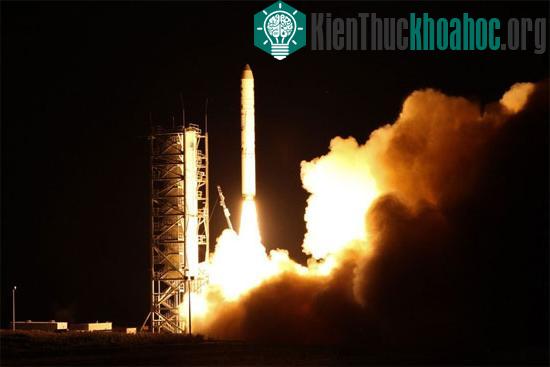 Tên lửa đẩy mang tàu LADEE rời bệ phóng. (Nguồn: NASA Wallops)