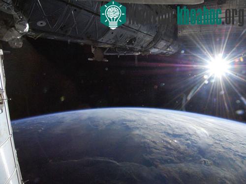Mặt trời nhìn từ Trạm Vũ trụ Quốc tế - (Ảnh: NASA)
