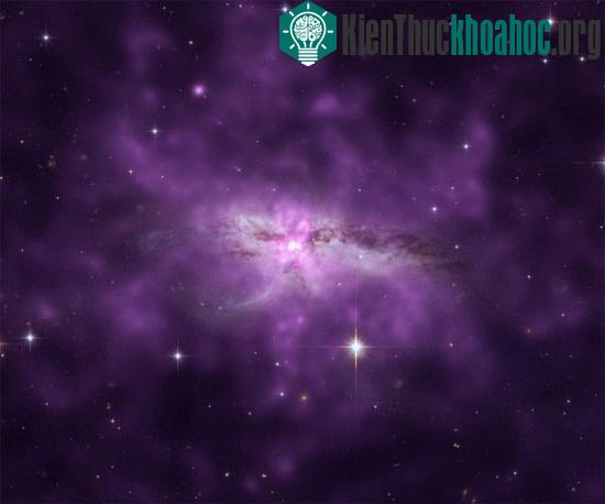 Hình ảnh tuyệt đẹp về sự đụng độ của hai thiên hà - (Ảnh: NASA)