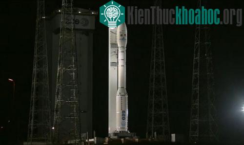 Hình ảnh VNREDSAT-1 trên bệ phóng hôm 4/5 vừa qua.