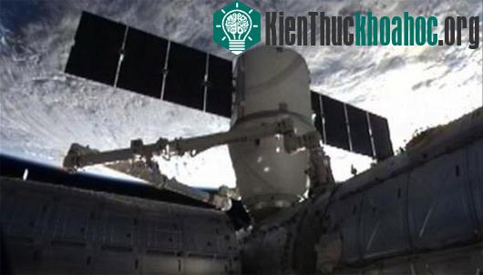 Tàu vũ trụ tư nhân Dragon. (Ảnh: space.com)