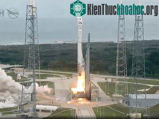 Mỹ đã phóng thành công tàu vũ trụ MAVEN bằng tên lửa đẩy Atlas 5 vào quỹ đạo từ bệ phóng ở Canaveral, bang Florida. (Ảnh: AFP/TTXVN)