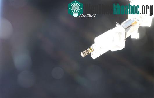 Vệ tinh PicoDragon (thứ ba từ phải sang) được đưa vào quỹ đạo và bắt đầu phát tín hiệu về Trái đất. (Ảnh: VNSC)