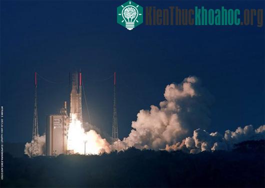 Vụ phóng tên lửa đẩy Ariane 5 tại trung tâm vũ trụ Kourou ở Guiana thuộc Pháp. (Ảnh: AFP/TTXVN)