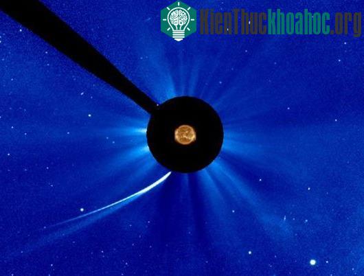 Đường đi cận mặt trời của sao chổi ISON - (Ảnh: gazeta-shqip.com)