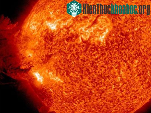 Hệ thống liên lạc bị bão Mặt Trời tấn công như thế nào?