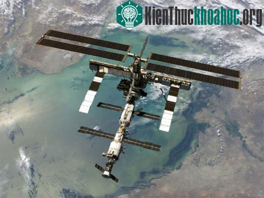 Trạm Vũ trụ Quốc tế trị giá 100 tỉ USD hiện có sáu người đang làm việc - (Ảnh: NASA)