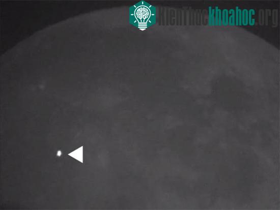 Vị trí thiên thạch lao vào mặt trăng hôm 17/3. (Ảnh: NASA)