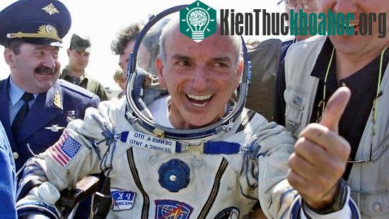 Triệu phú Mỹ Dennis Tito đã sáng lập tổ chức phi lợi nhuận Inspiration Mars để xúc tiến dự án du lịch tư nhân lên sao Hỏa. Ông Tito đã chi 20 triệu USD cho Cơ quan Không gian Nga để được quyền tham...