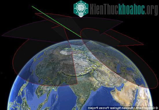 Tập tin của Google Earth cho thấy các phạm vi quét của các radar cảnh báo sớm của Nga. Đường thẳng màu xanh được cho là đường di chuyển của thiên thạch.