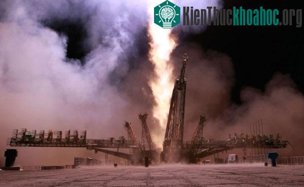 Tàu vũ trụ Soyuz TMA-10M được phóng từ Trung tâm vệ tinh Baikonur ở Kazakhstan hôm 26/9/2013, đưa các phi hành gia Mike Hopkins (Mỹ), Sergey Ryazanski...