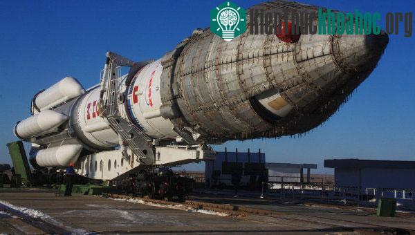 Tên lửa Nga phóng vệ tinh AsiaSat-7 của Trung Quốc vào khôn gian (Ảnh: rian.ru)
