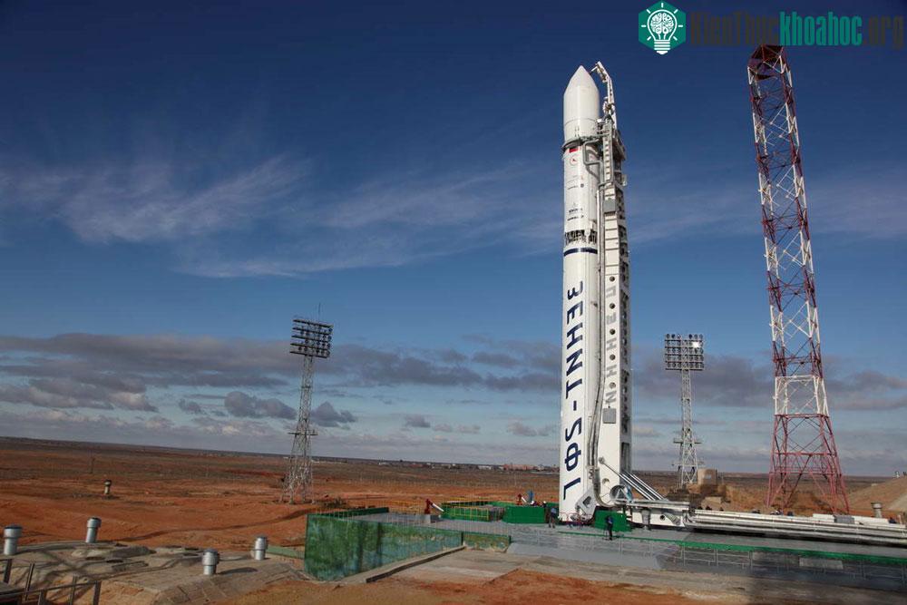 Phi thuyền Phobos Grunt trước khi vào bệ phóng tại sân bay vũ trụ Baikonur ở Kazakhstan. (Ảnh: AFP)