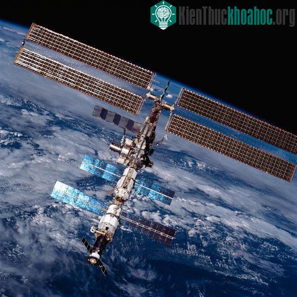 Hiện trên ISS có sáu phi hành gia làm việc