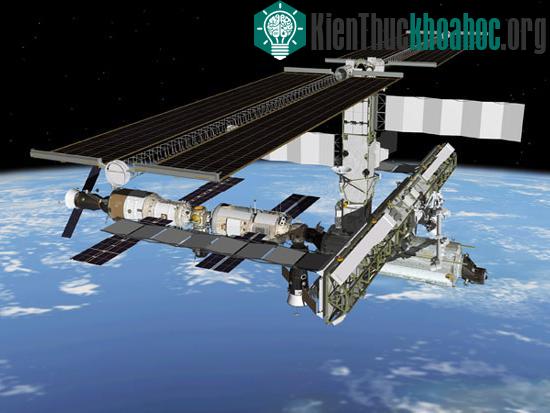 Hiện trên ISS có 3 phi hành gia làm việc