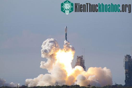 Hai tàu vũ trụ phóng lên mặt trăng hôm qua sau hai ngày trì hoãn do thời tiết xấu. (Ảnh: NASA)