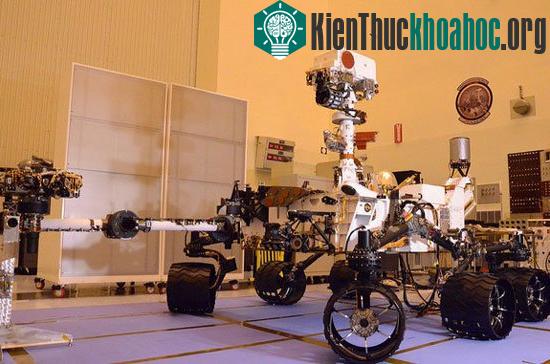Robot thám hiểm Curiosity sẽ được khởi động bằng tên lửa đẩy Atlas 5 vào tháng 11 (Ảnh: Space.com)