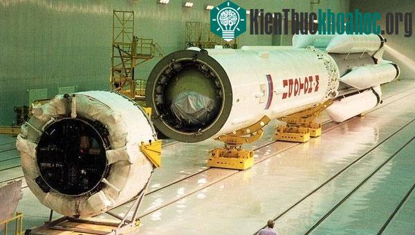 Tên lửa Proton-M với hệ thống đẩy Briz-M.