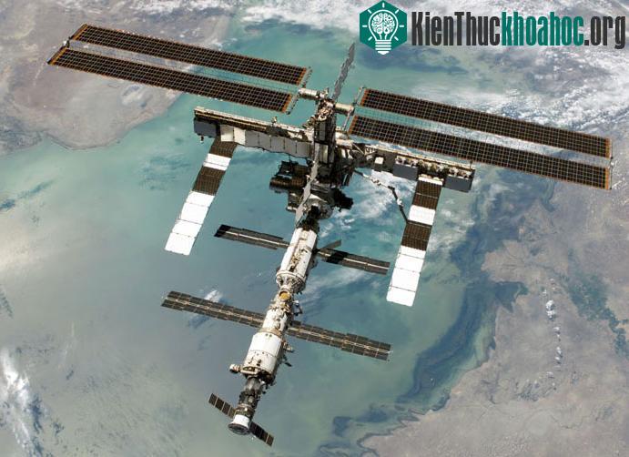 Hiện trên ISS có sáu phi hành gia làm việc - (Ảnh: Reuters)