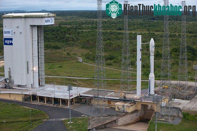 Tên lửa Vega tại bệ phóng