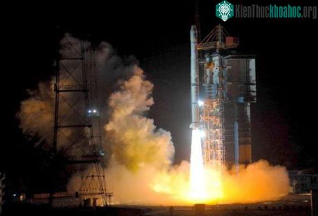 Tên lửa Trường Chinh 3A đưa vệ tinh lên vũ trụ vào tháng 4/2011. (Ảnh: Xinhua)
