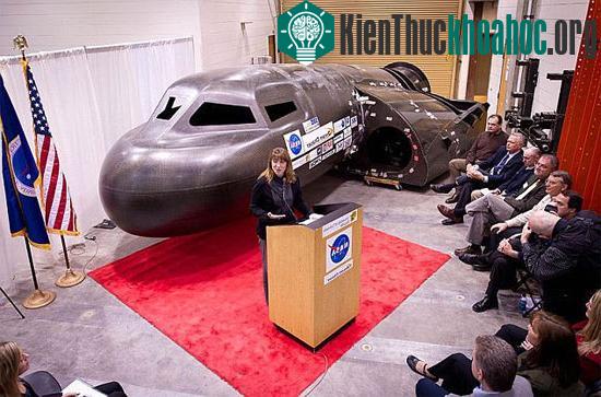 Dự kiến lần bay thử nghiệm đầu tiên của Dream Chaser sẽ diễn ra tại căn cứ không quân Edwards tại sa mạc Mojave thuộc bang California, hoặc từ Trung tâm phóng tên lửa White Sands ở bang New Mexico.