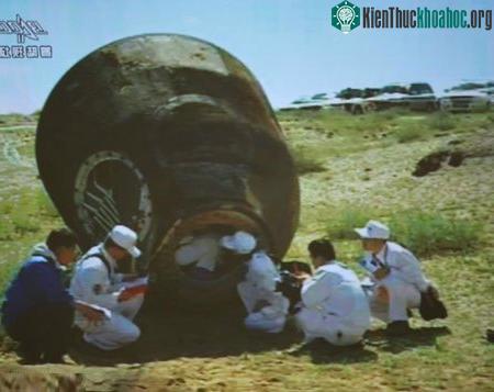 3 nhà du hành vũ trụ Trung Quốc trở về trái đất ảnh 5