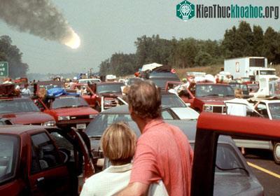 Cảnh một thiên thạch đâm vào Trái đất được xây dựng trong bộ phim “Deep Impact”.