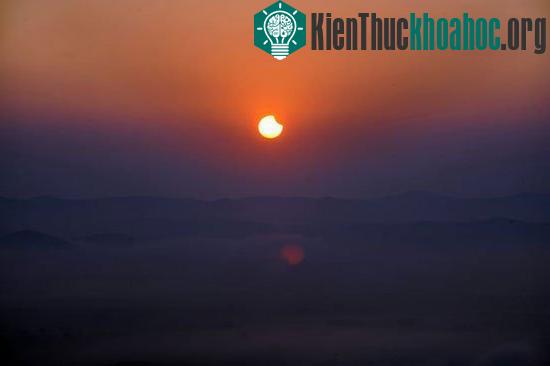 Hiện tượng Mặt trăng “ăn” Mặt trời trong suốt quá trình diễn ra nhật thực được ghi lại tại tỉnh Changchun - Trung Quốc