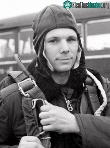 Bức ảnh chụp nhà du hành Yuri Gagarin trong một buổi tập luyện vào tháng 4/1961. Ảnh: