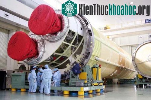 Tên lửa đẩy H-2B mang theo tàu vận tải HTV2 của Nhật Bản rời khỏi bệ phóng lúc 5h37 GMT tại Trung tâm Vũ trụ Tanegashima ngày 22/1