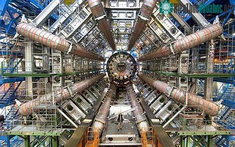 2011: Máy gia tốc LHC sẽ ngừng hoạt động 1 năm ảnh 0