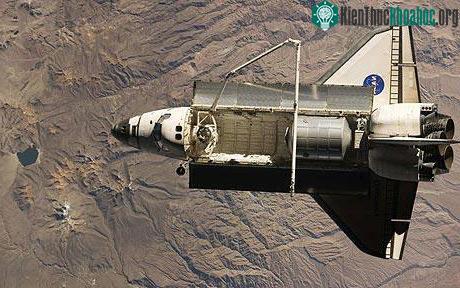NASA “đại hạ giá” tàu con thoi Discovery ảnh 0