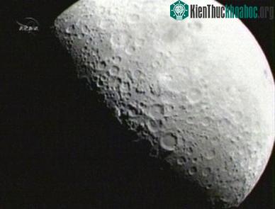 Nasa: Cú “bỏ bom” Mặt trăng thành công ảnh 0