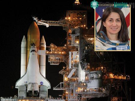 Tàu Discovery kết nối Trạm ISS hoàn hảo ảnh 0