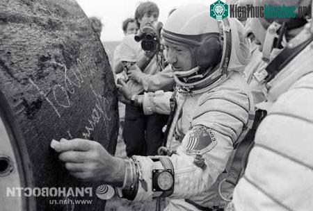 Hình ảnh về ngày Apollo - Soyuz gặp nhau trên quỹ đạo ảnh 17