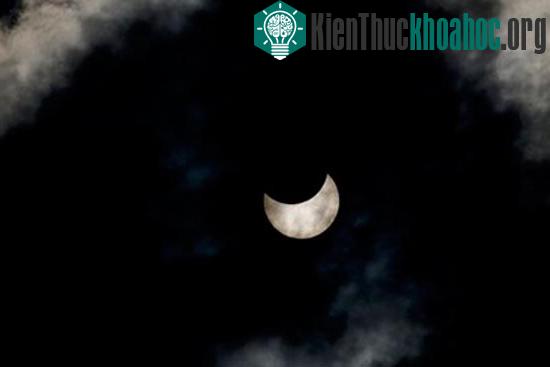 Ngắm nhật thực một phần trên hành tinh ảnh 2